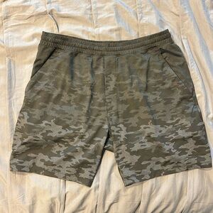 lululemon Pacebreaker Linerless Short 7”. Men’s XL. Camouflage.